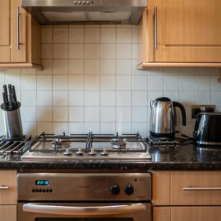One Bedroom Flat In Bush Hill Park Enfield Buitenkant foto
