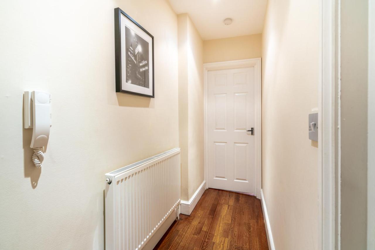 One Bedroom Flat In Bush Hill Park Enfield Buitenkant foto