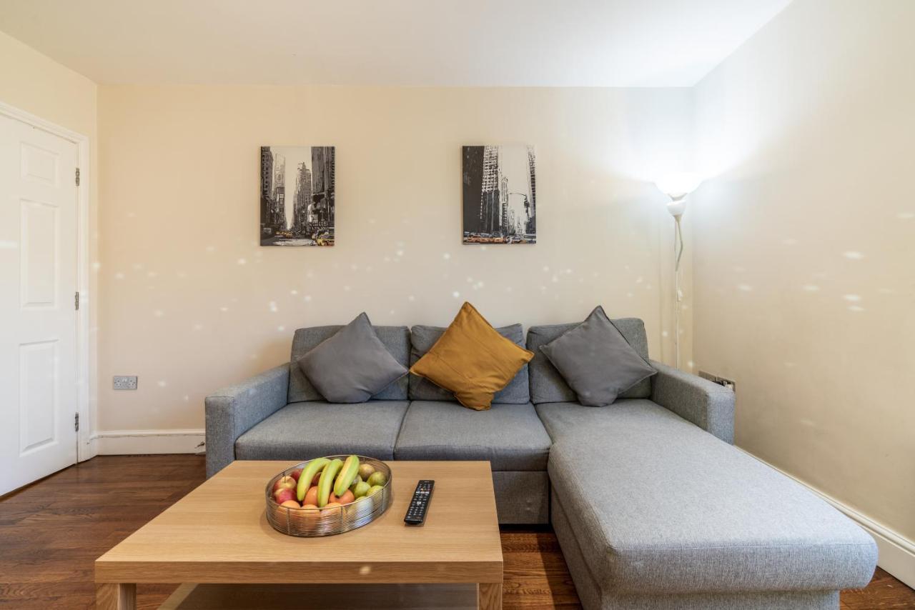 One Bedroom Flat In Bush Hill Park Enfield Buitenkant foto