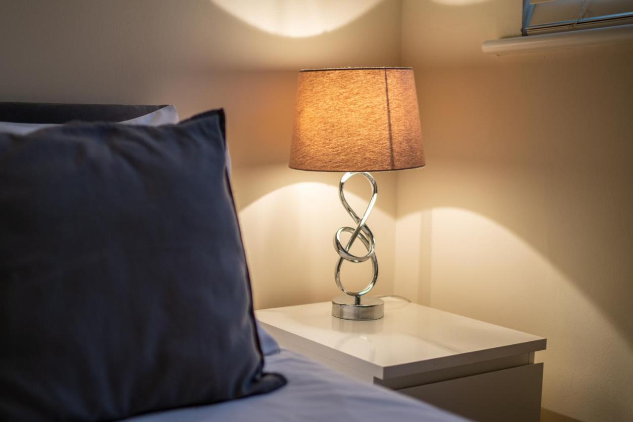 One Bedroom Flat In Bush Hill Park Enfield Buitenkant foto